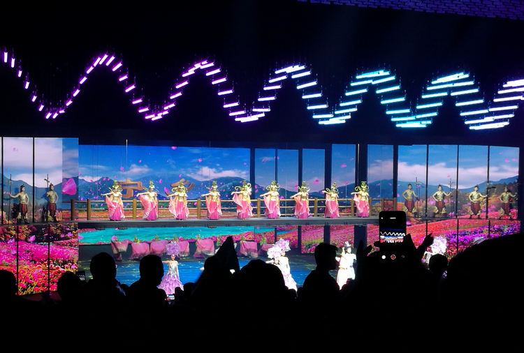 人生就是博官网特种陶瓷有限公司进行2019年炭河古城一日游