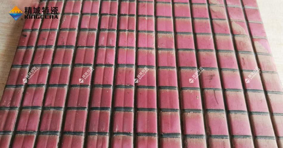 人生就是博官网耐磨陶瓷衬板在圆筒混合机中的利用及成效