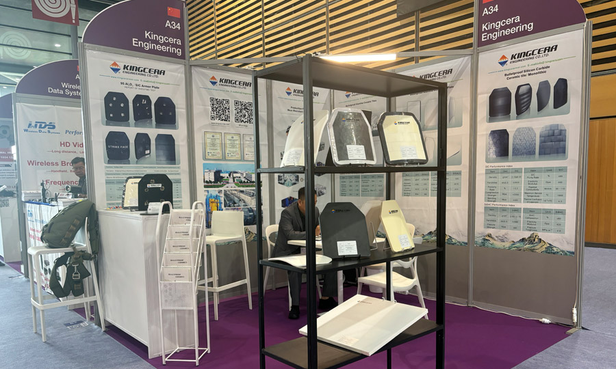 湖南人生就是博官网携最新防弹产品亮相法国欧洲国际防务展