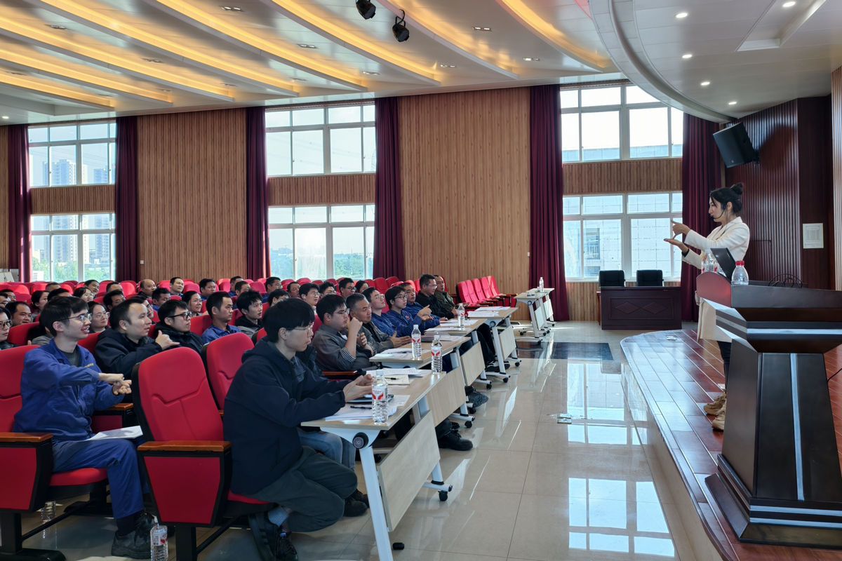 人生就是博官网特瓷进杏装沟通无阻碍”手语培训班开班典礼