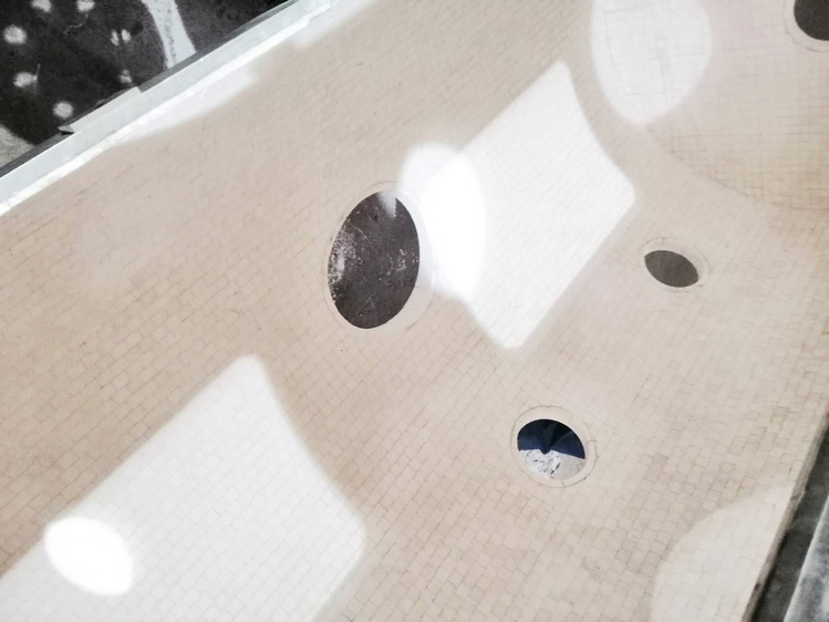 耐磨陶瓷在锂电资料混合机内的利用